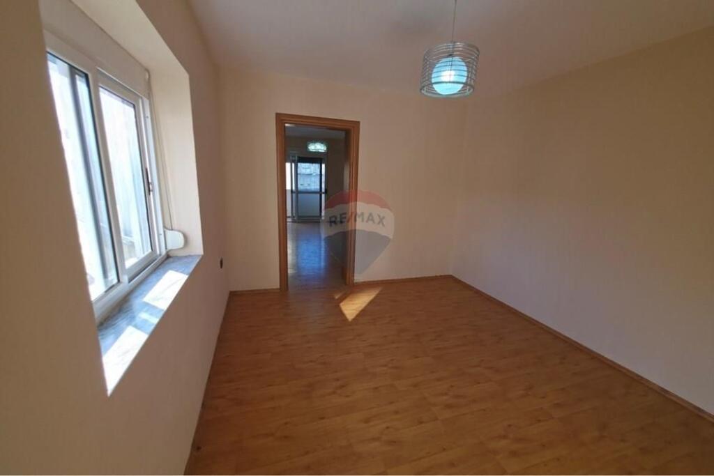 Apartment for sale near the Medresa