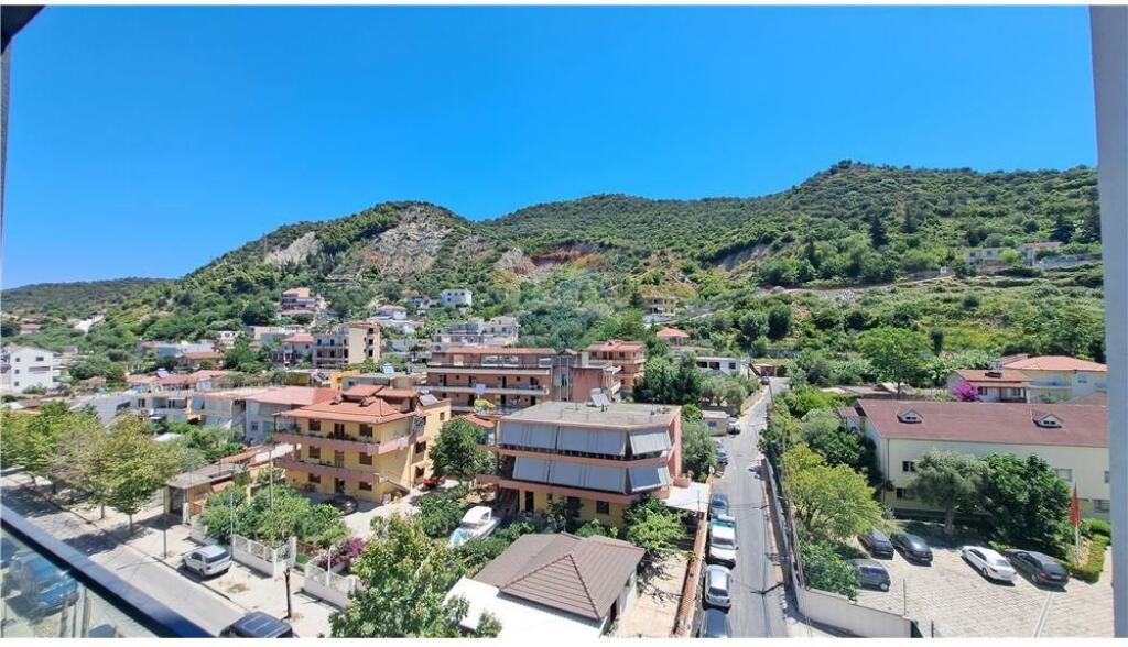 🏢 Apartament për Shitje  2+1+2 – Lungomare, Rruga Reshat Osmani, Vlorë
