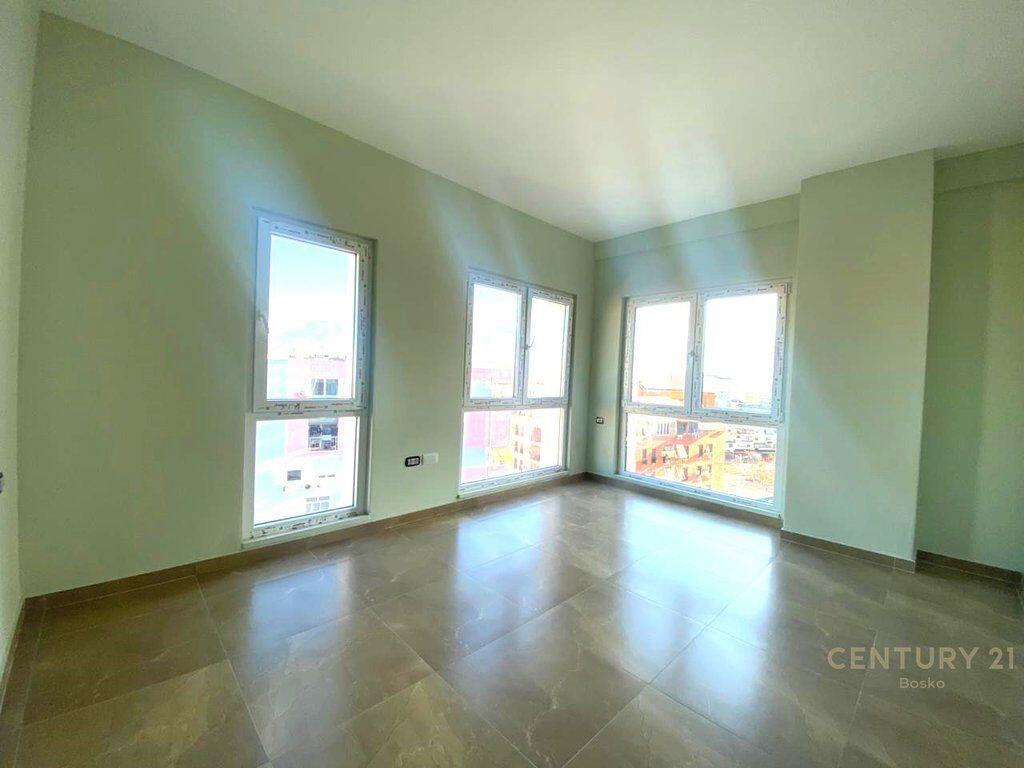Jepet me Qera Apartament 2+1+2 , Zyra ose Banim , Zogu i Zi