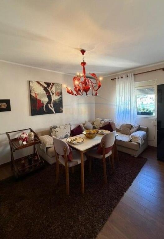 In vendita, Appartamento 1+1, Ambasciata Americana, Via Elbasani, Tirana.