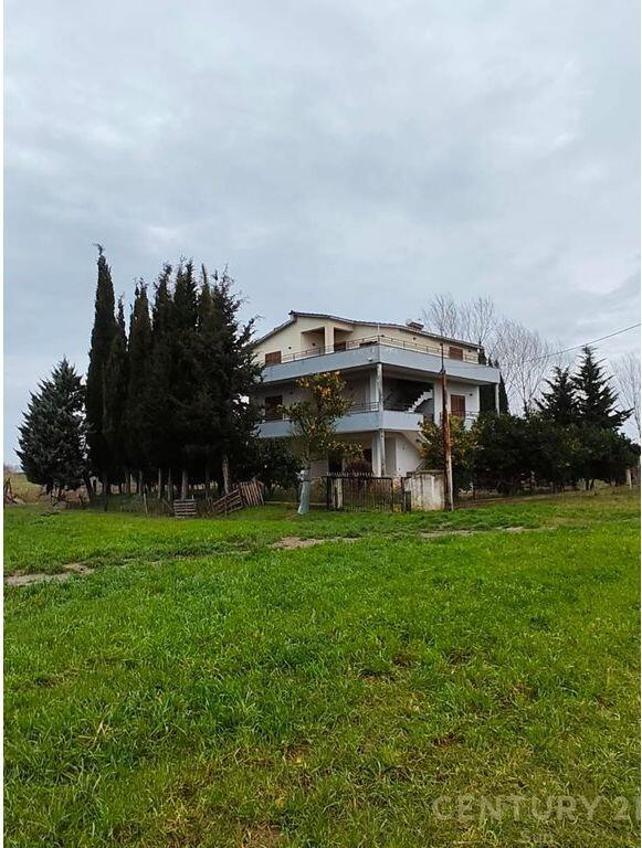 Shitet vilë 3-katëshe në Hamallaj, Durrës
