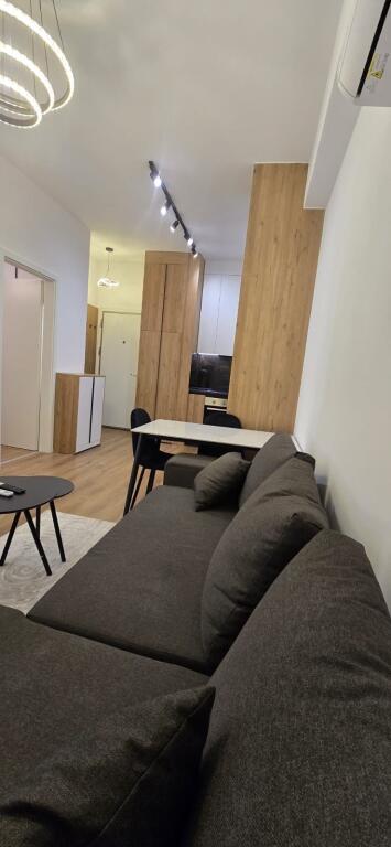 Apartament 1+1 me qira prane Mangalem 21!