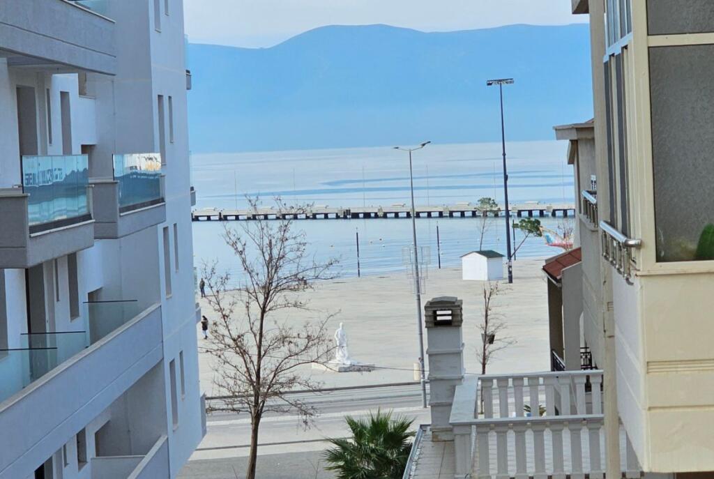A Lungomare, Vendesi in Vendita Appartamento 1+1 Con Vista Parziale Sul Mare!