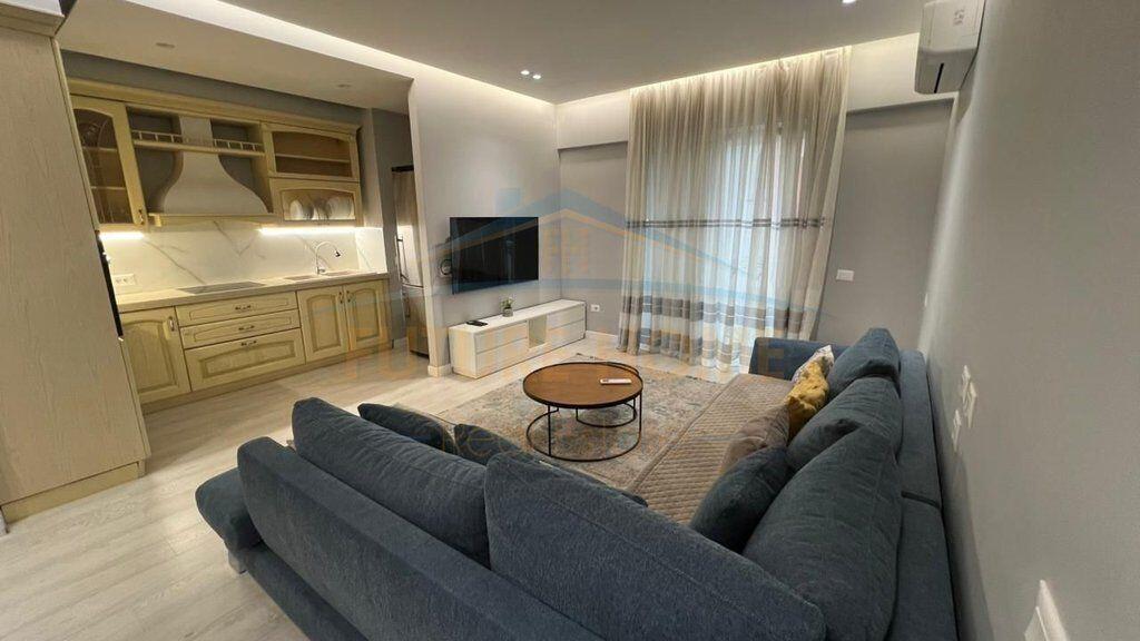 For sale, Apartment 2+1+2, Barrikadave Street, Tirana