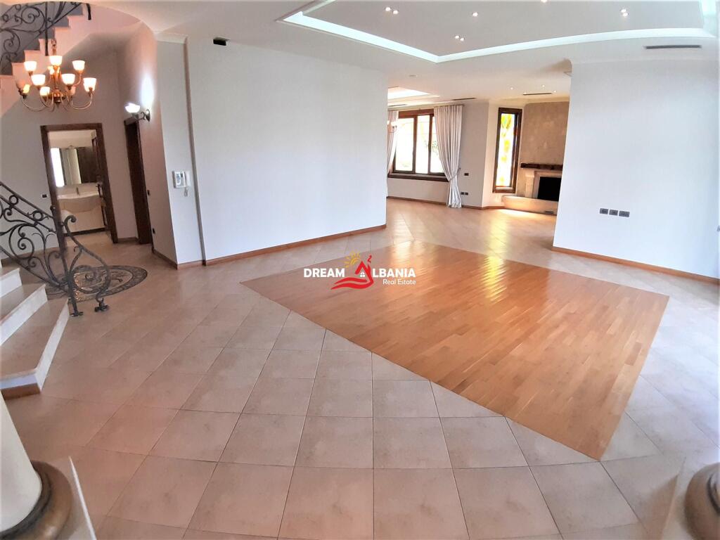 Villa for sale on Elbasan street near the German villas in Tirana (ID 4151047)