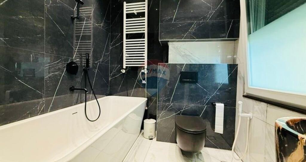 📍Jepet me qera Apartament luksoz 2+1 tek Liqeni i Tiranes