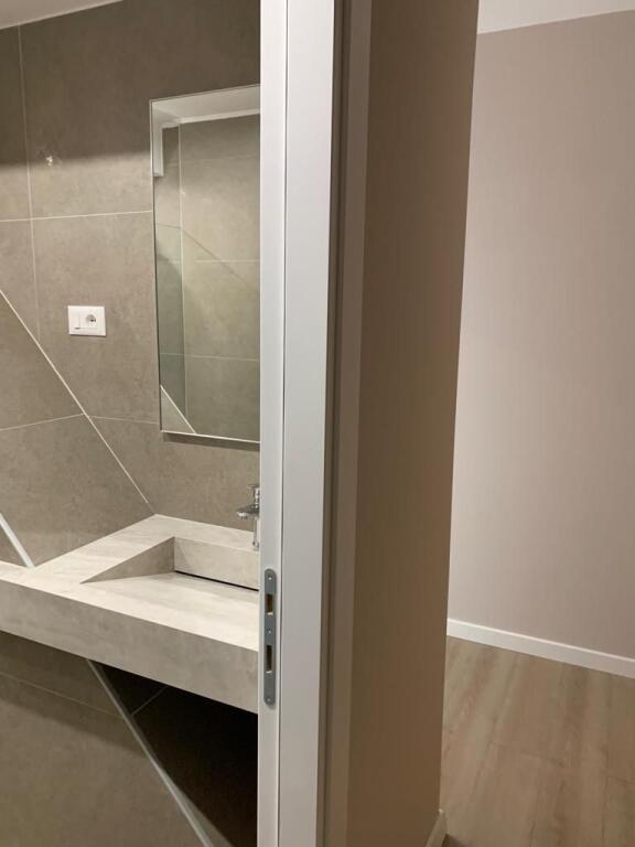 Japim me qera 1+1 te Square 21, 21 Dhjetori
