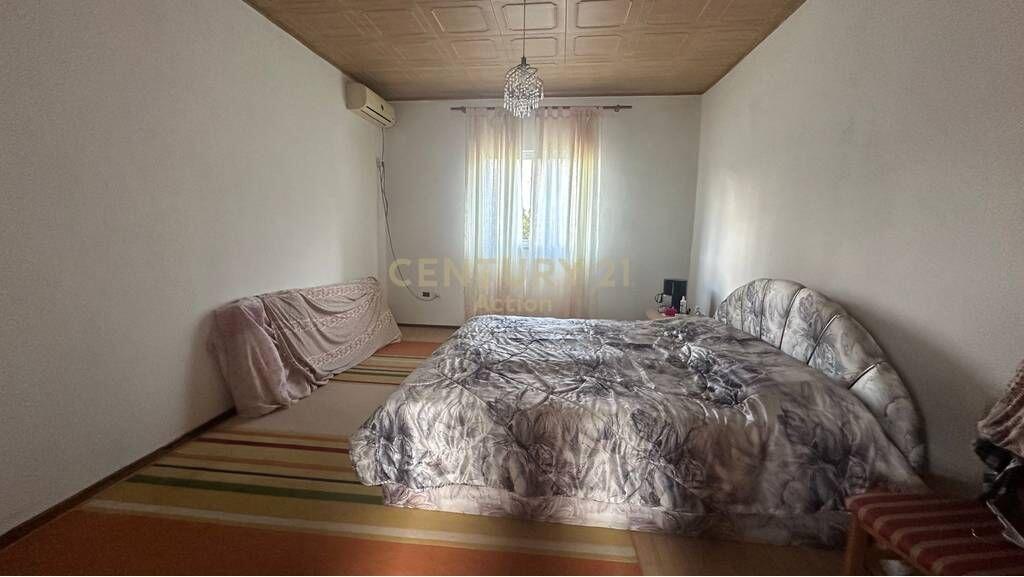 Villa in vendita a Peze e Vogel vicino a Lapidari.