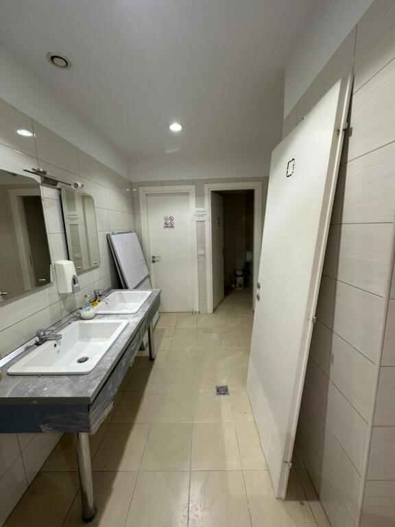 🏢 UFFICIO IN AFFITTO – AMBASCIATORE 3