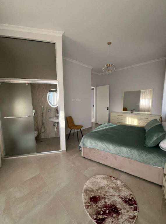 🏡 AFFITTASI APPARTAMENTO 2+1 – CENTRO, VICINO AL CAFFÈ FLORA 🌿