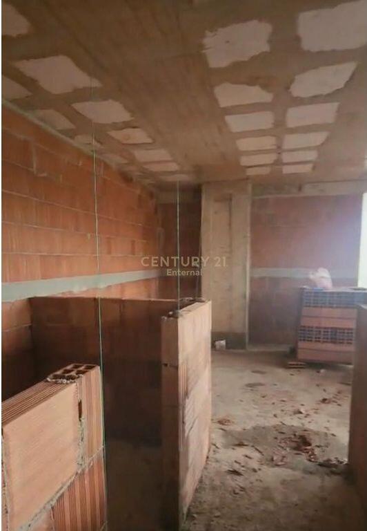 Appartamento 2+1 In Vendita nella Ex Campo di Aviazione, Tirana