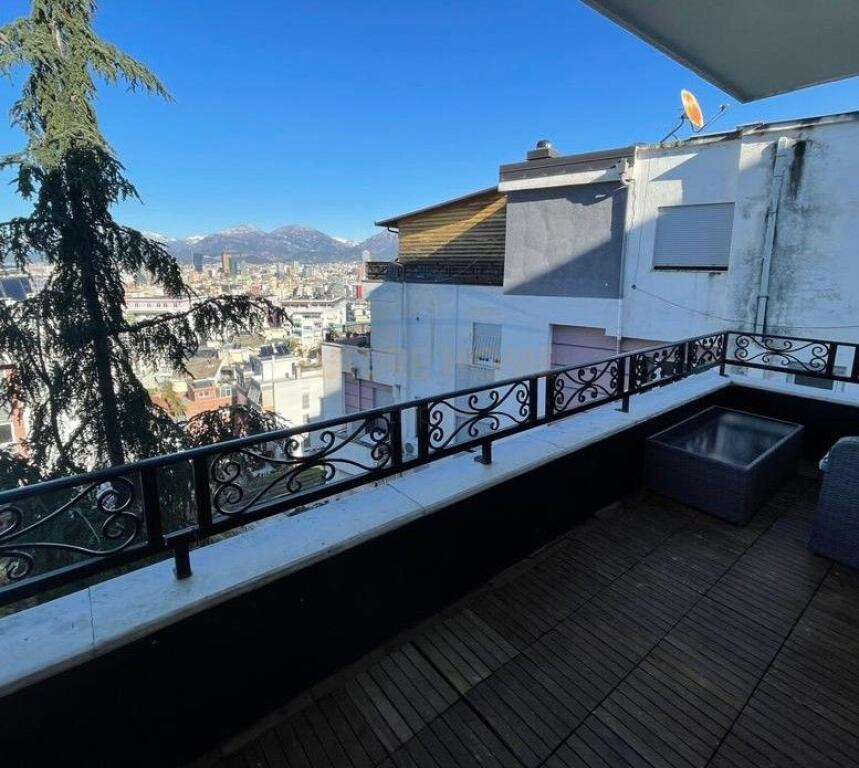 Shitet, Apartament 2+1+2, Kopshti Botanik, Tiranë.