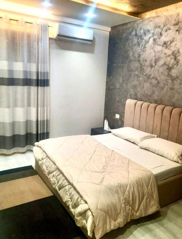 APARTAMENT ME QERA 2+1+2📍FARMACIA10,  KOMPLEKSIN ARLIS.