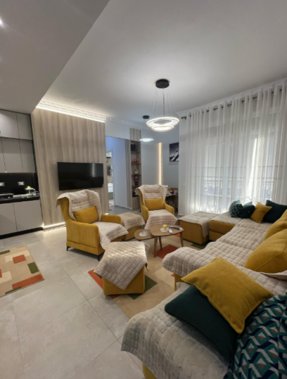 🏡 AFFITTASI APPARTAMENTO 2+1 – CENTRO, VICINO AL CAFFÈ FLORA 🌿
