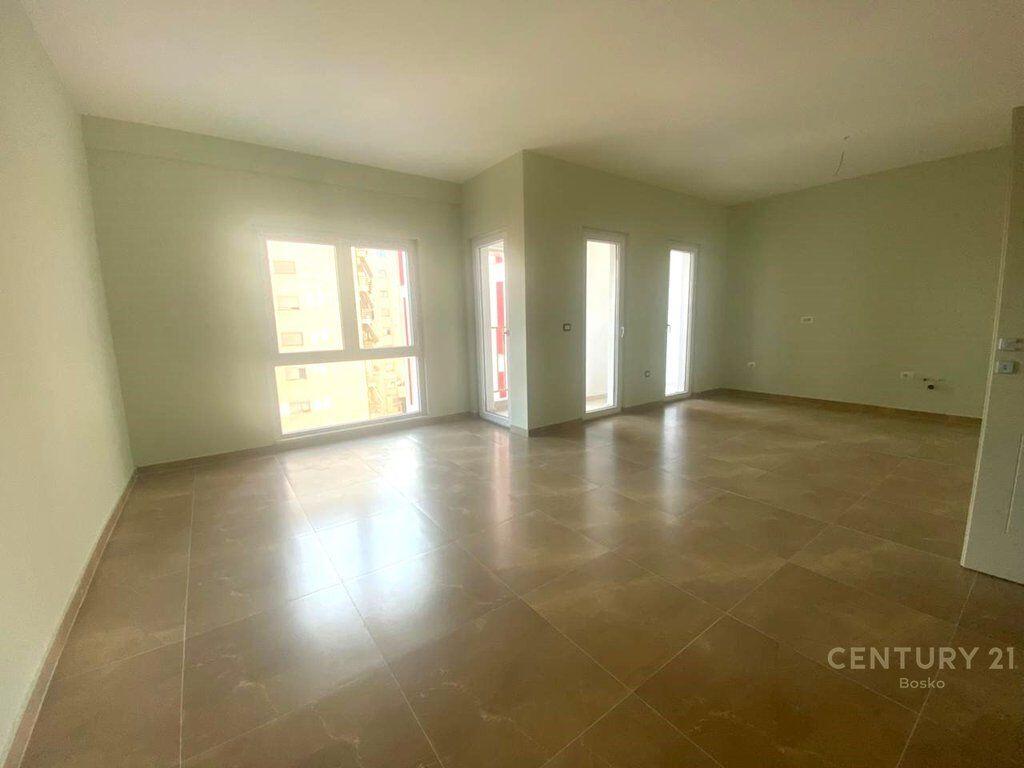 Jepet me Qera Apartament 2+1+2 , Zyra ose Banim , Zogu i Zi