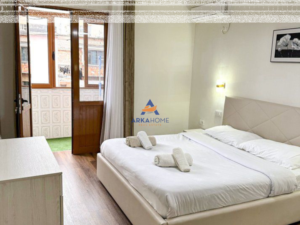 AFFITTASI APPARTAMENTO 2+1+ BALCONE "PIAZZA WILLSON" 800 EURO