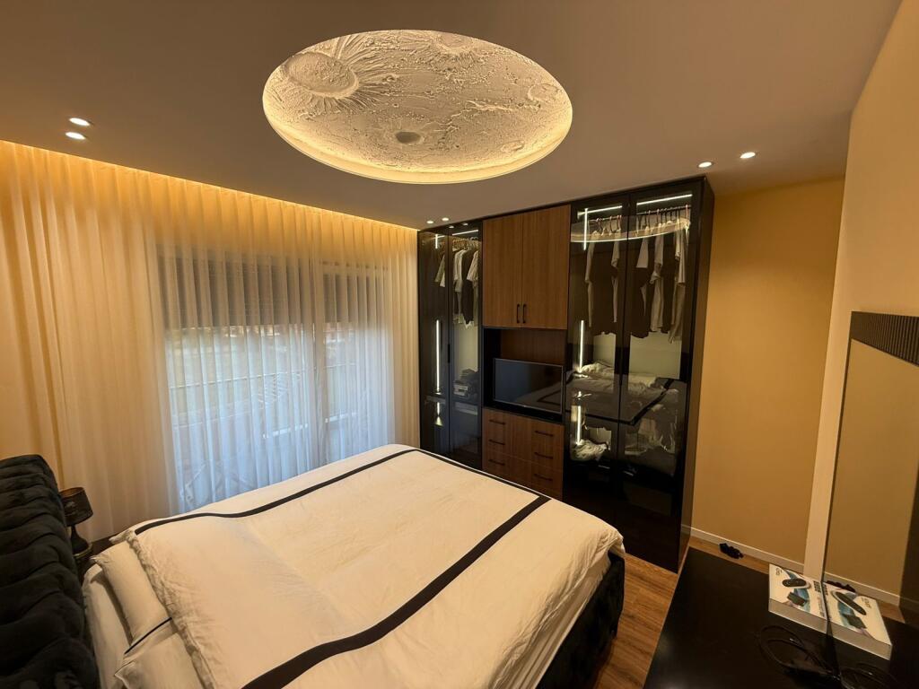 Jepet me qira apartament 1+1+ parkim Kamez
