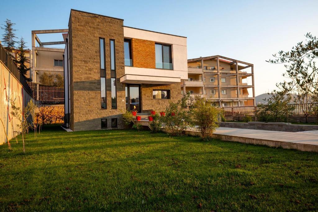 VILLA INDIVIDUALE IN AFFITTO A SAUK !