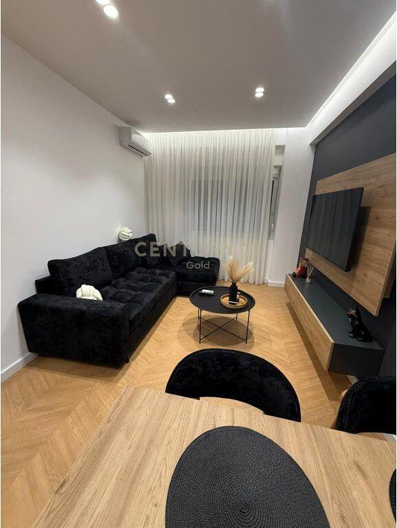 Apartament LUKSOZ PER QERA TEK LIQENI I TIRANES