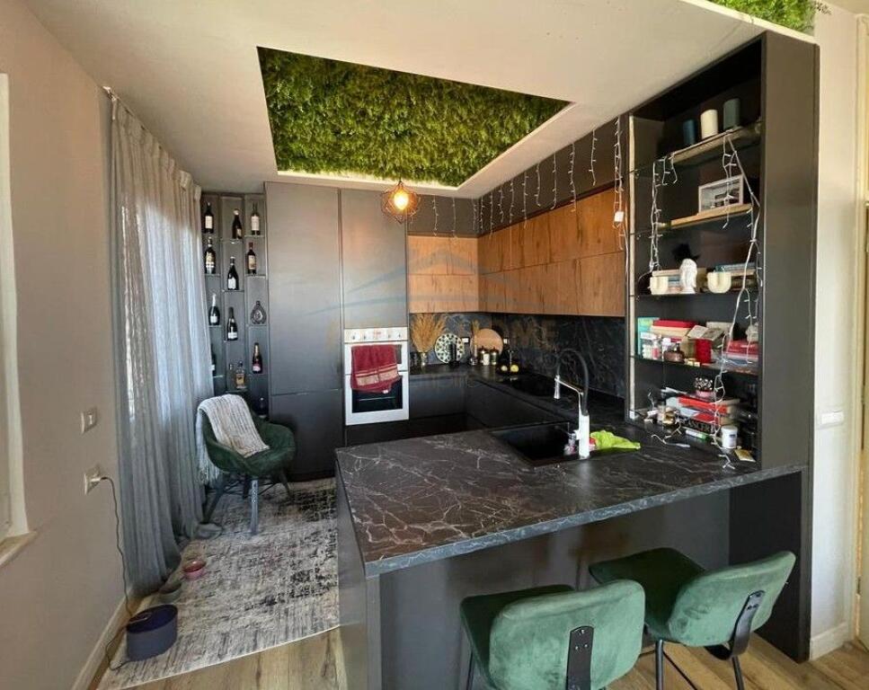 Shitet, Apartament 2+1+2, Kopshti Botanik, Tiranë.
