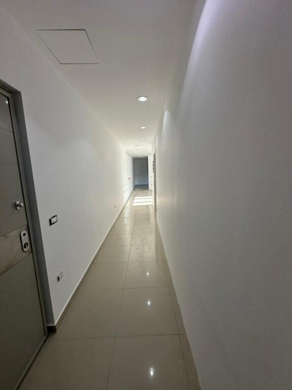🏢 UFFICIO IN AFFITTO – AMBASCIATORE 3