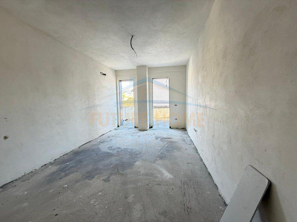 In vendita, appartamento 1+1, presso il complesso Grand, Tirana.