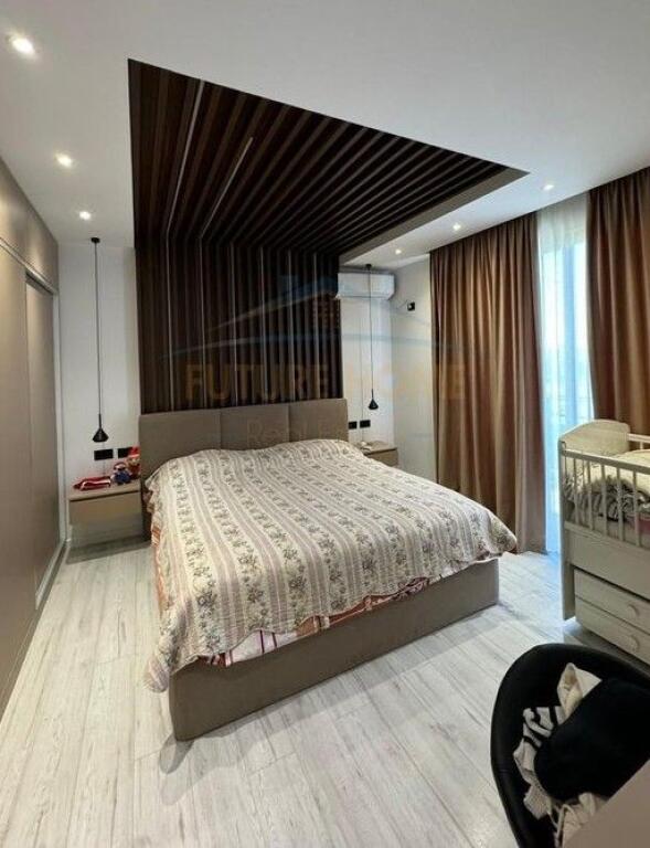 Apartment 2+1+2+ Veranda for sale, Shkozë..