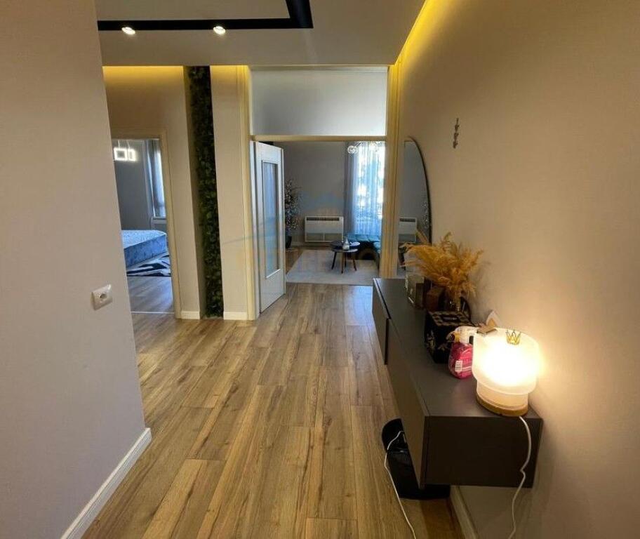 Shitet, Apartament 2+1+2, Kopshti Botanik, Tiranë.
