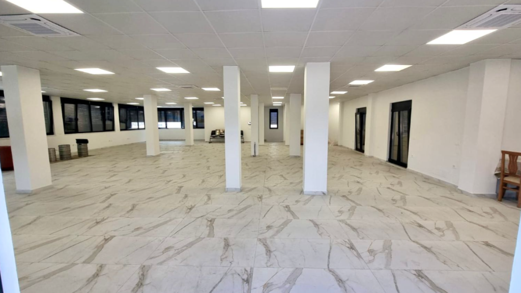 🏢 Ambient Biznesi Premium me Qira – Pranë TEG