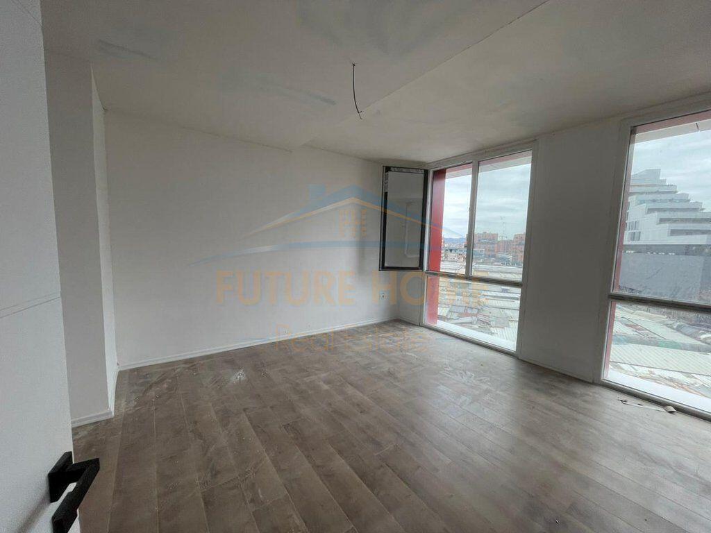 Shitet Apartament 1+1 Farmacia 10