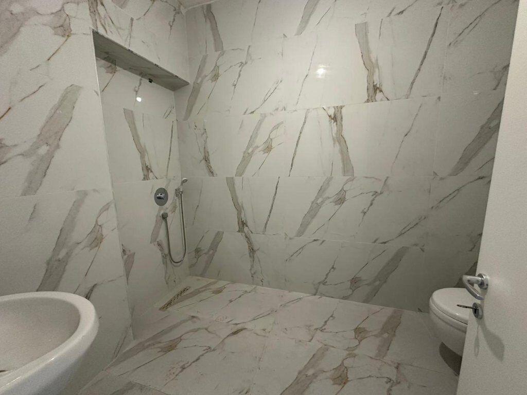 Vendiamo appartamento 2+1+2 in Via Barrikadave 283.000 € Superficie totale 110m2
