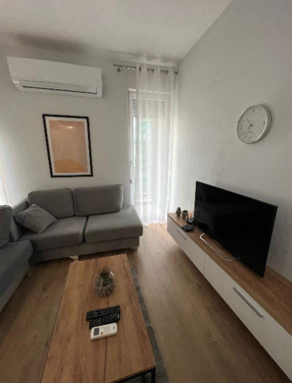 🏠 Appartamento moderno 2+1+2 in affitto  📍 Via Dritan Hoxha – Zona Aura