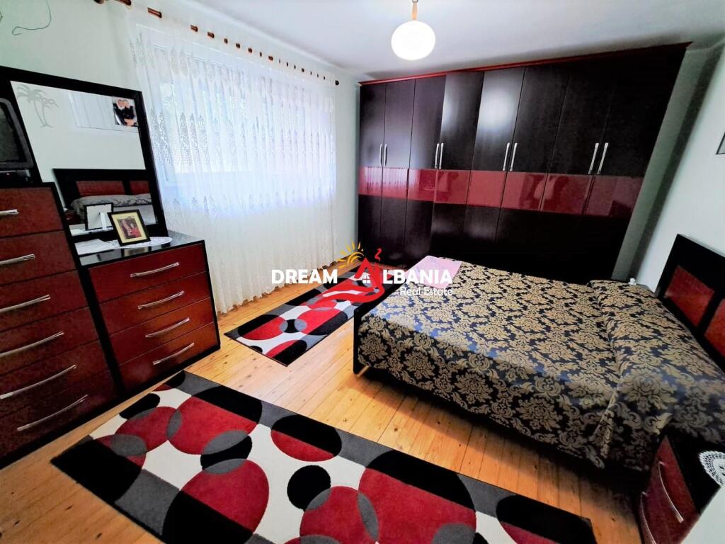 Apartament dublex 3+1 me verande dhe 1 dhome bodrum ne shitje ne rrugen Jordan Misja ne afersi te Gjykates se Krimeve te Renda ne Tirane (ID 4139139)
