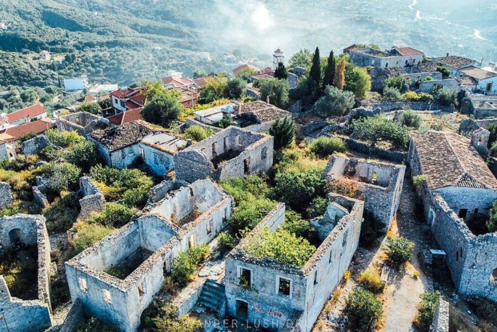 Edificio + terreno in vendita nel villaggio di Qeparo