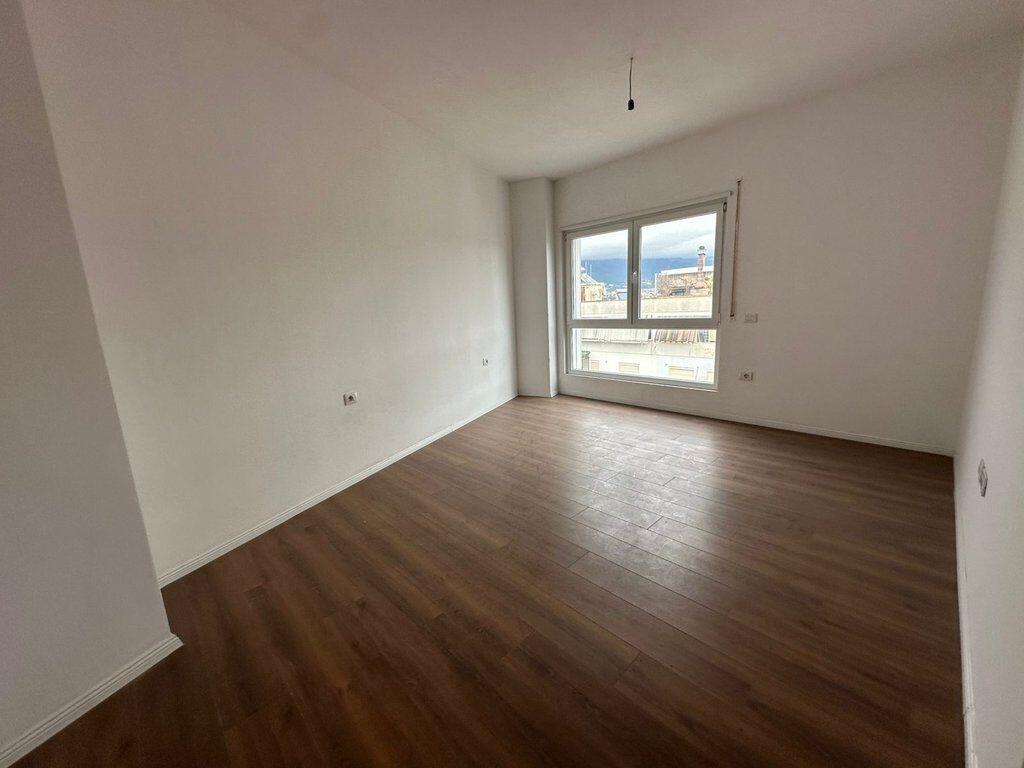 Vendiamo appartamento 2+1+2 in Via Barrikadave 283.000 € Superficie totale 110m2