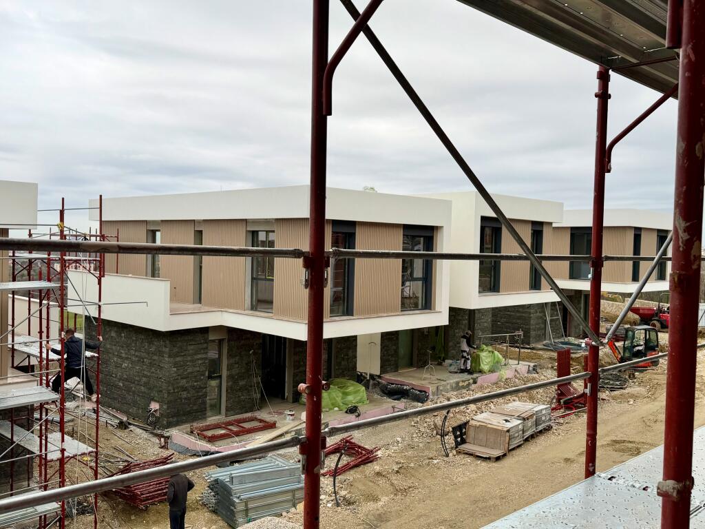 Apartment 1+1 for Sale 📍 Farkë 🏡
