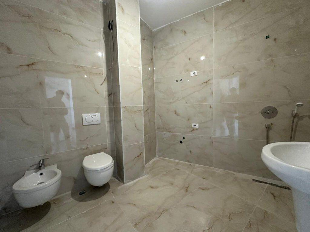 Vendiamo appartamento 2+1+2 in Via Barrikadave 283.000 € Superficie totale 110m2