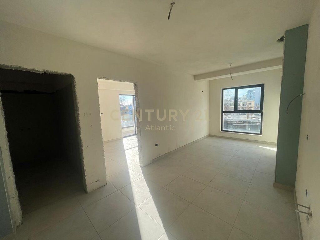 Apartment 1+1 for Sale – Mali i Robit, Golem !! 77,000 €