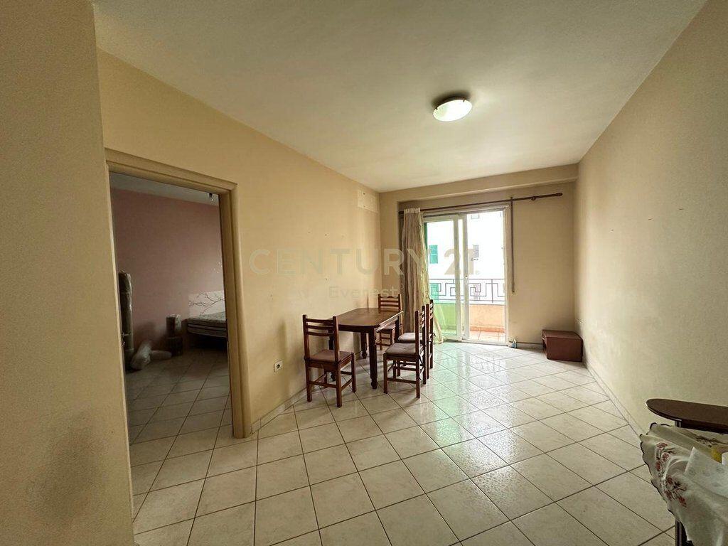 5 MAJI, APARTAMENT 1+1 PER QIRA 350 € /Muaj