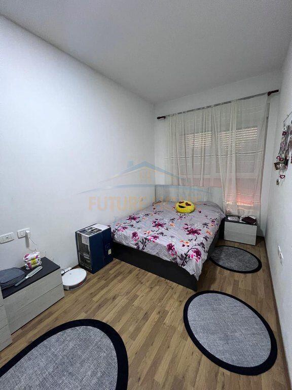 Affitto, Appartamento 1+1, Complesso Mangalem 21, Tirana.