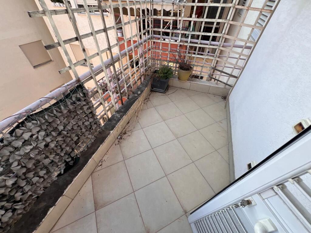 Shitet Apartament 2+1 në Fresk