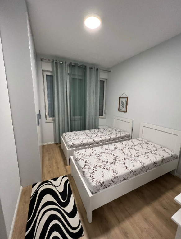 🏠 Appartamento moderno 2+1+2 in affitto  📍 Via Dritan Hoxha – Zona Aura