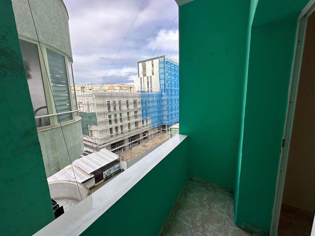 🏢 APARTAMENT ME QERA – Pallatet Arabe, Kristal Center