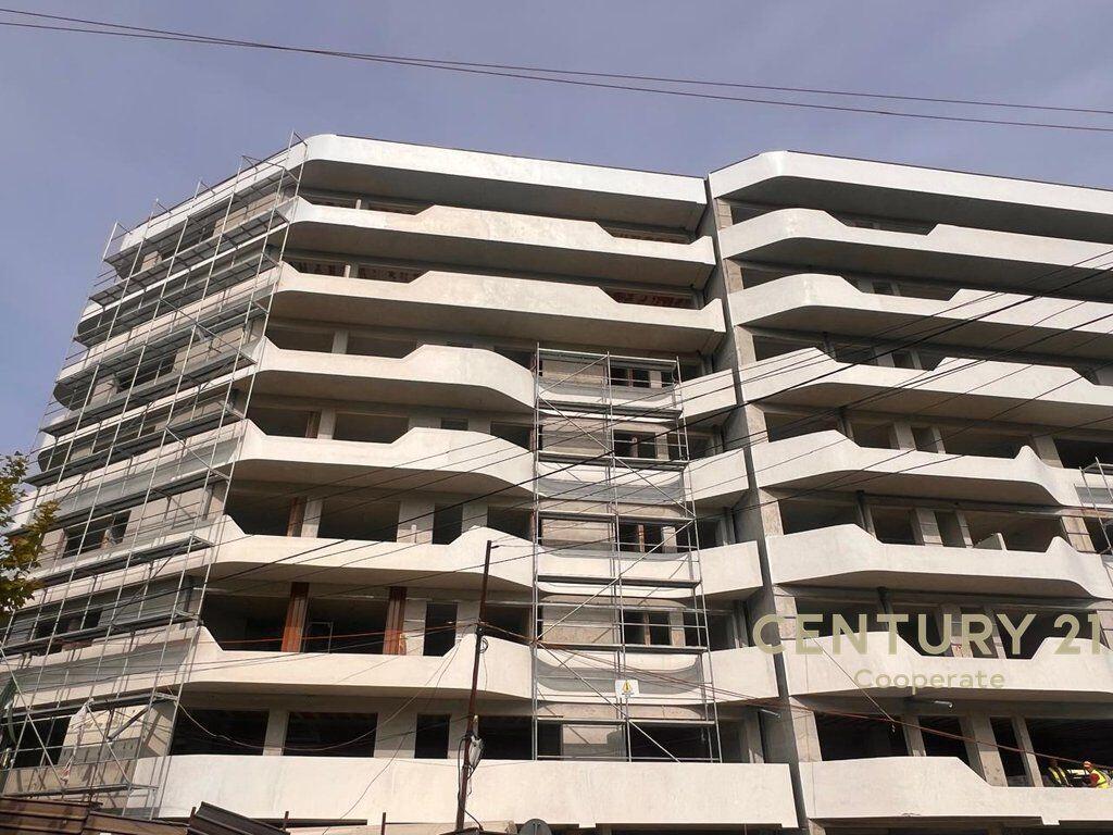 WE SELL APARTMENT 2+1+2 – ELBASAN STREET NEAR THE LAKE PARK.
