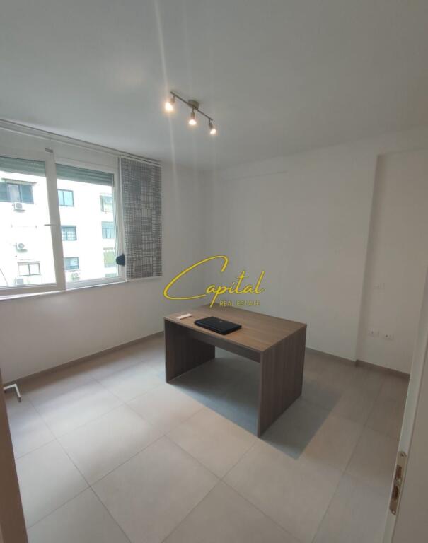 OFFICE FOR RENT 90 M2 FORMER EXHIBITION 600 EURO