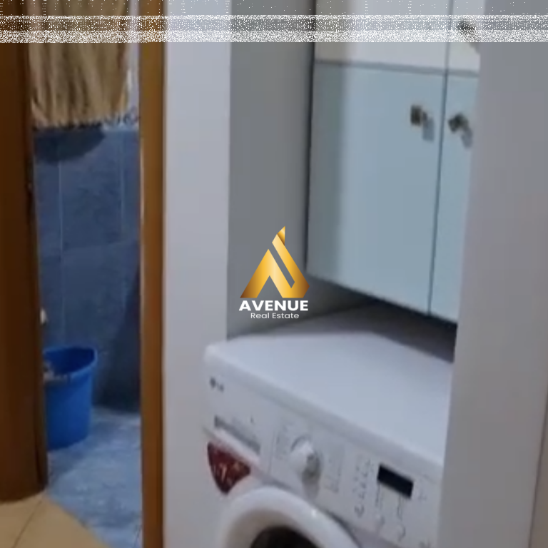 Jepet me qira apartament 2+1 – Komuna e Parisit, Tiranë