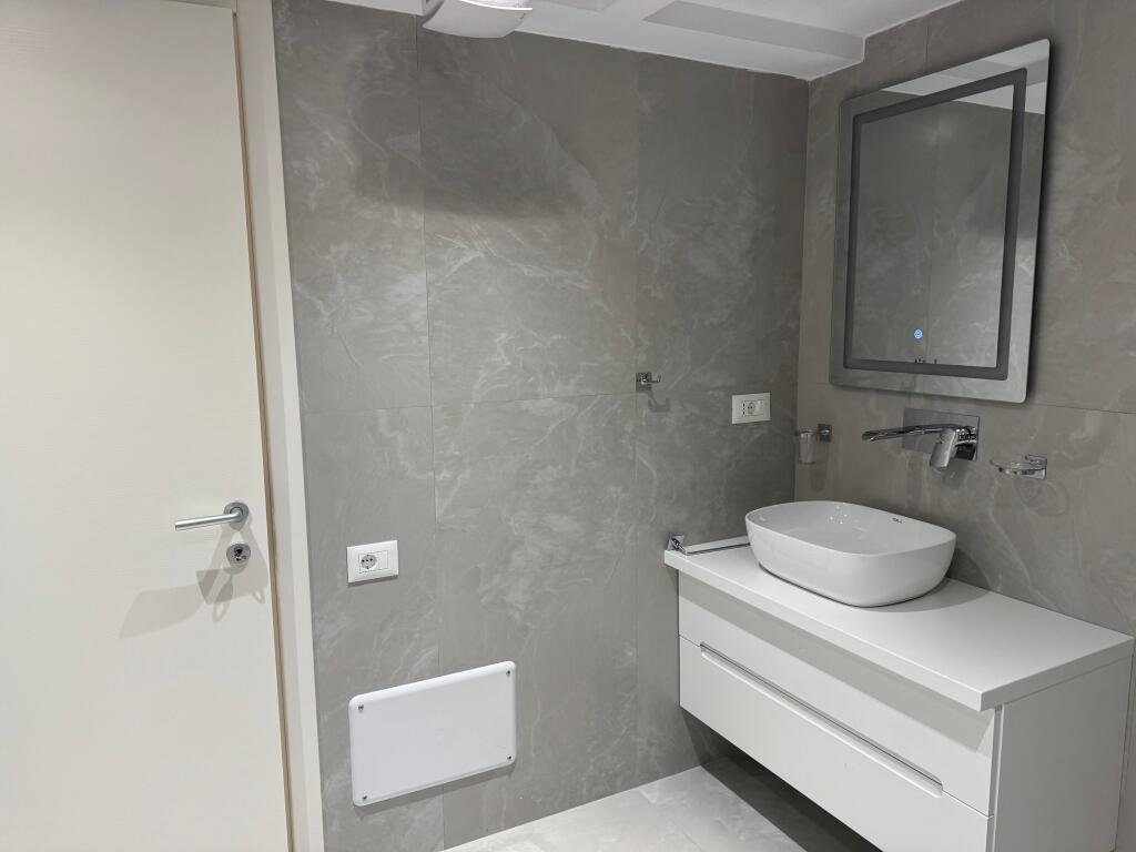 Jepet apartament 1+1 dubleks prane Kodra e Diellit 2!