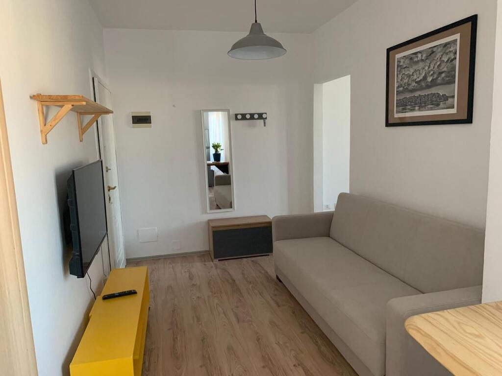 Apartment 1+1 for rent at Komuna e Parisit near Ola Fast