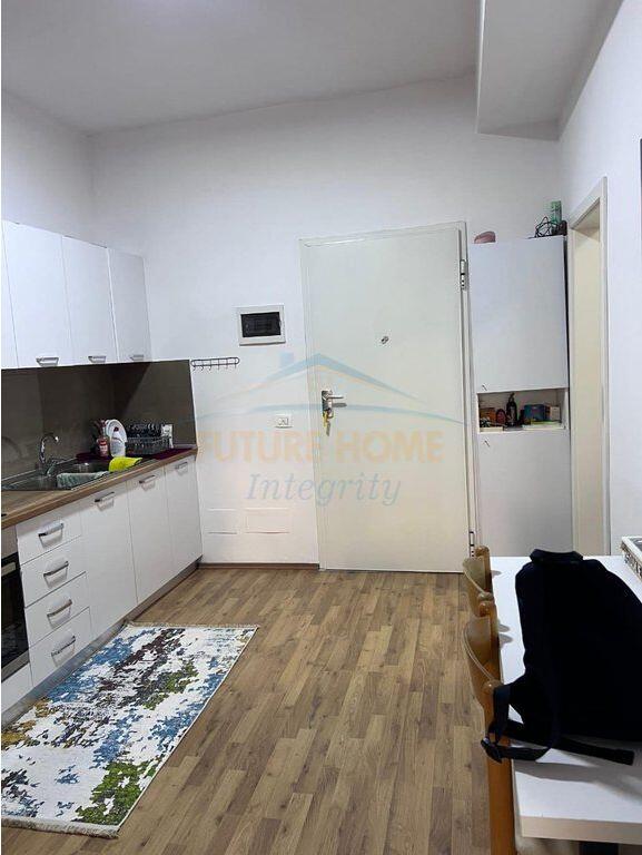 Affitto, Appartamento 1+1, Complesso Mangalem 21, Tirana.
