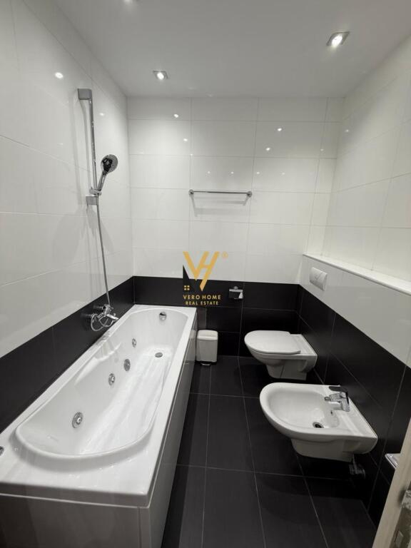 JEPET APARTAMENT 3+1+3+2BLK ME QIRA TE RZ.TOUCH OF SUN, SAUK 180.000 LEKE